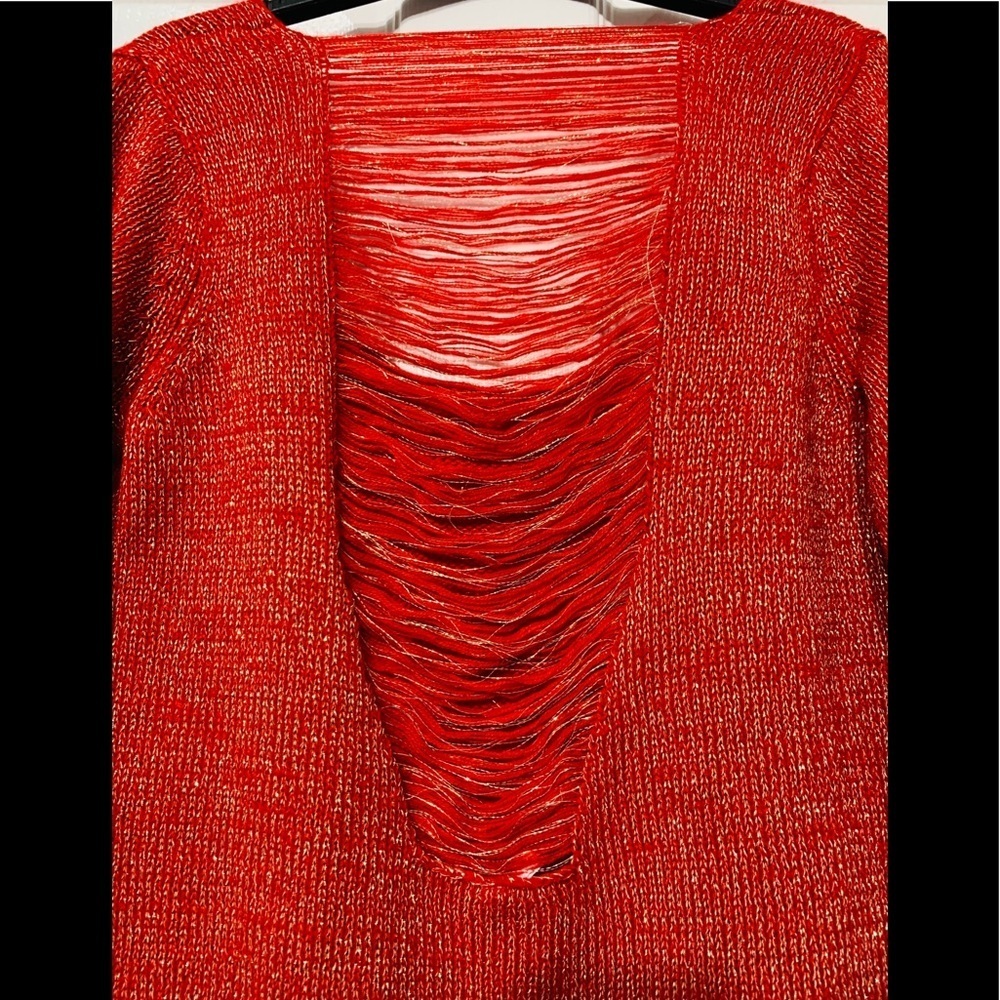 NWT Red Derek Heart Sweater With Gold Accent Women's Size L - Picture 3 of 5